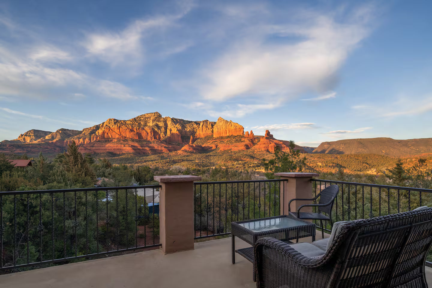 Sedona, AZ - 5 Days & 4 Nights All-Inclusive Canyon Yoga, Hiking & Meditation Retreat for Women