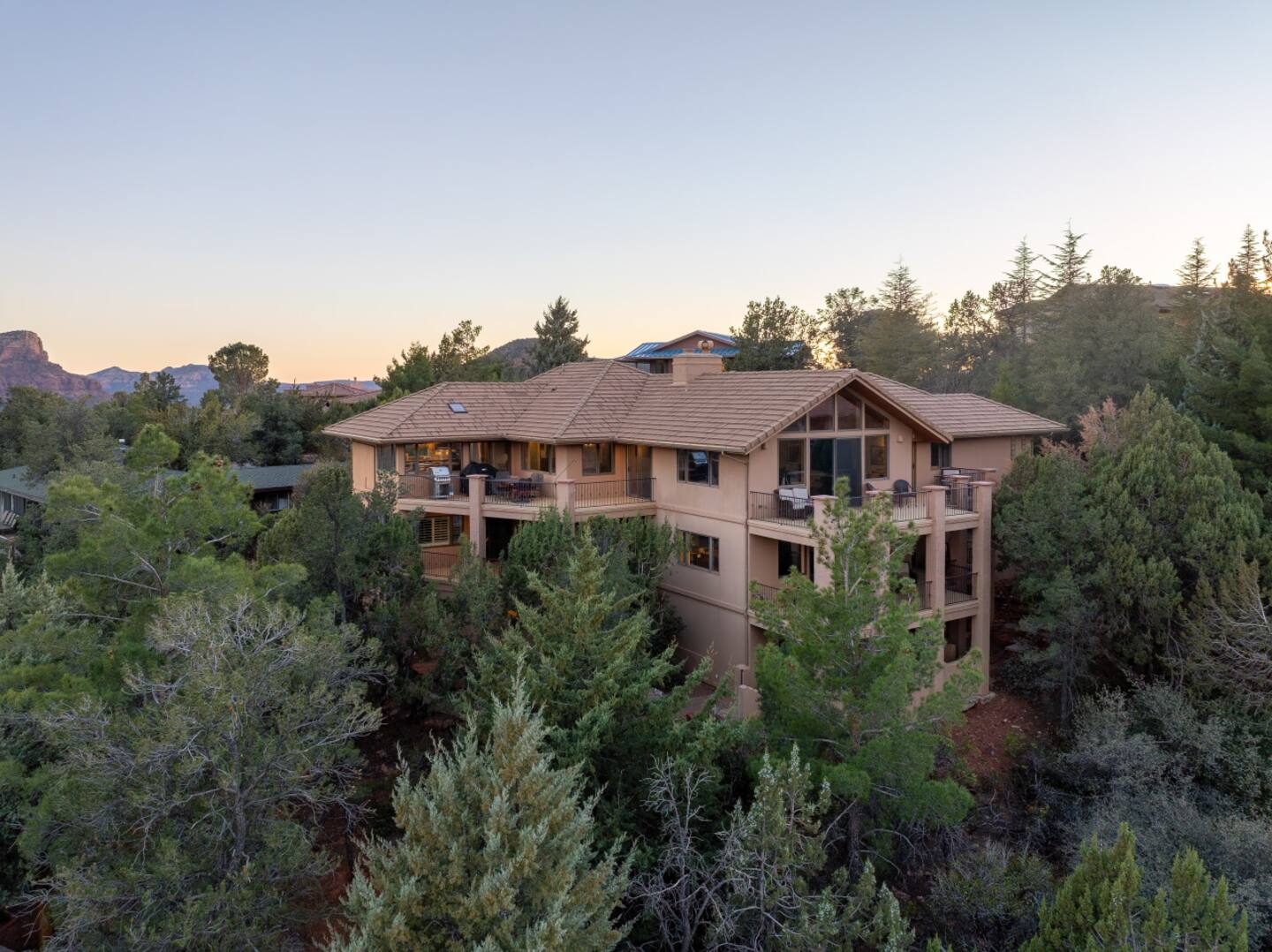 Sedona, AZ - 5 Days & 4 Nights All-Inclusive Canyon Yoga, Hiking & Meditation Retreat for Women