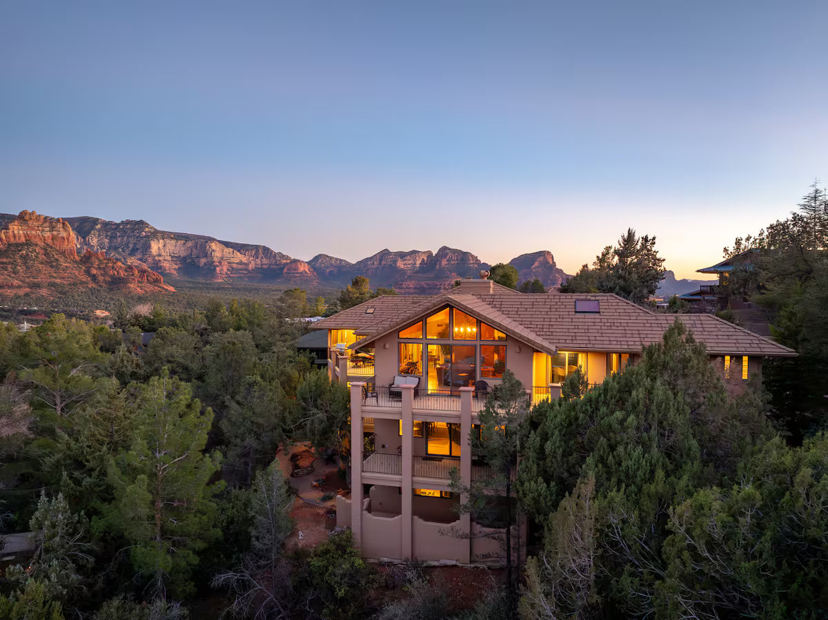 Sedona, AZ - 5 Days & 4 Nights All-Inclusive Canyon Yoga, Hiking & Meditation Retreat for Women