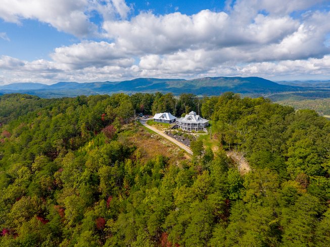 5 Days / 4 Nights All-Inclusive Mountaintop Yoga, Strength, Beauty & Spa Therapy Retreat w/ 3 Free Gifts in the Tennessee Smoky Mountains