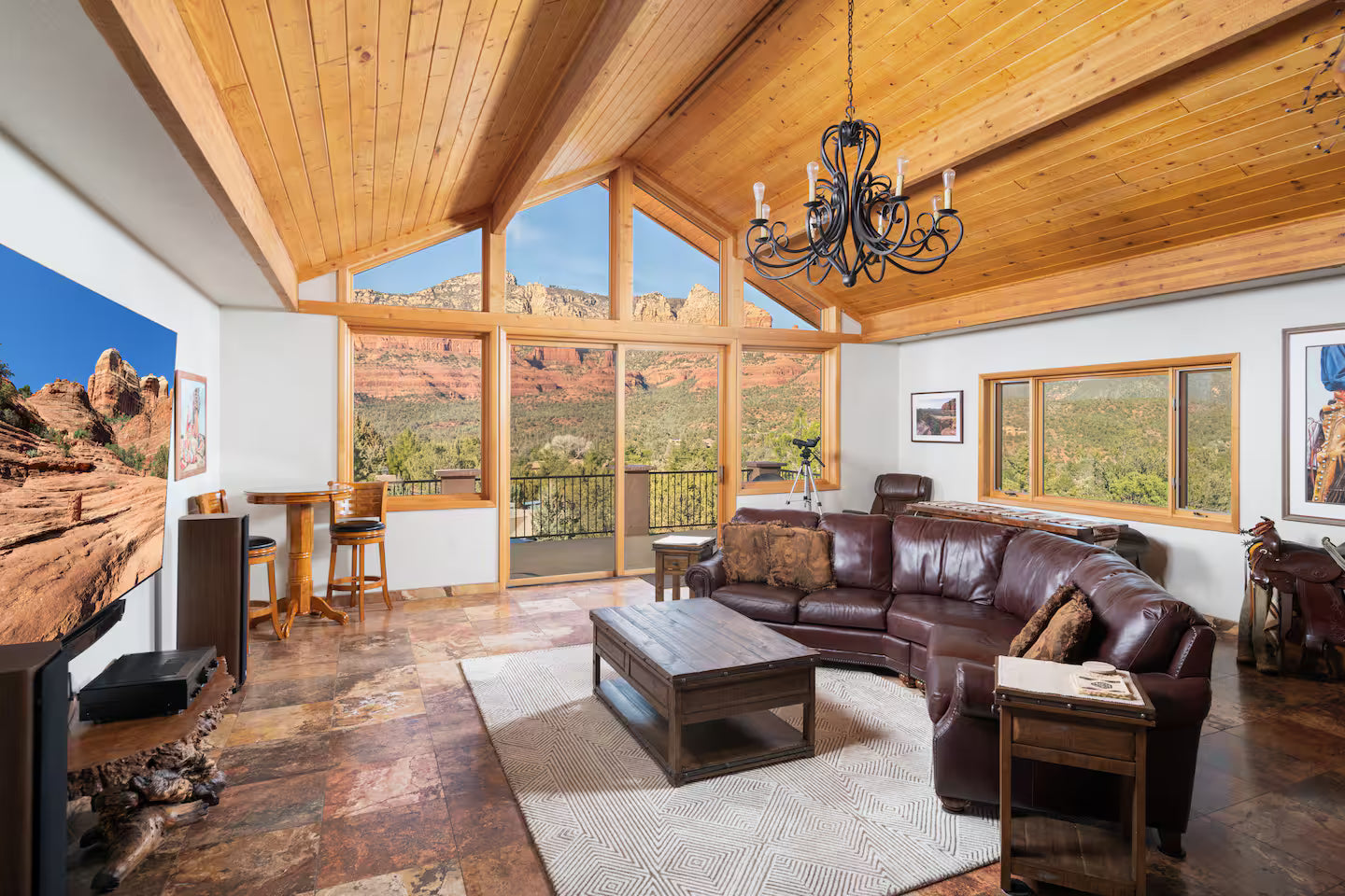 Sedona, AZ - 5 Days & 4 Nights All-Inclusive Canyon Yoga, Hiking & Meditation Retreat for Women