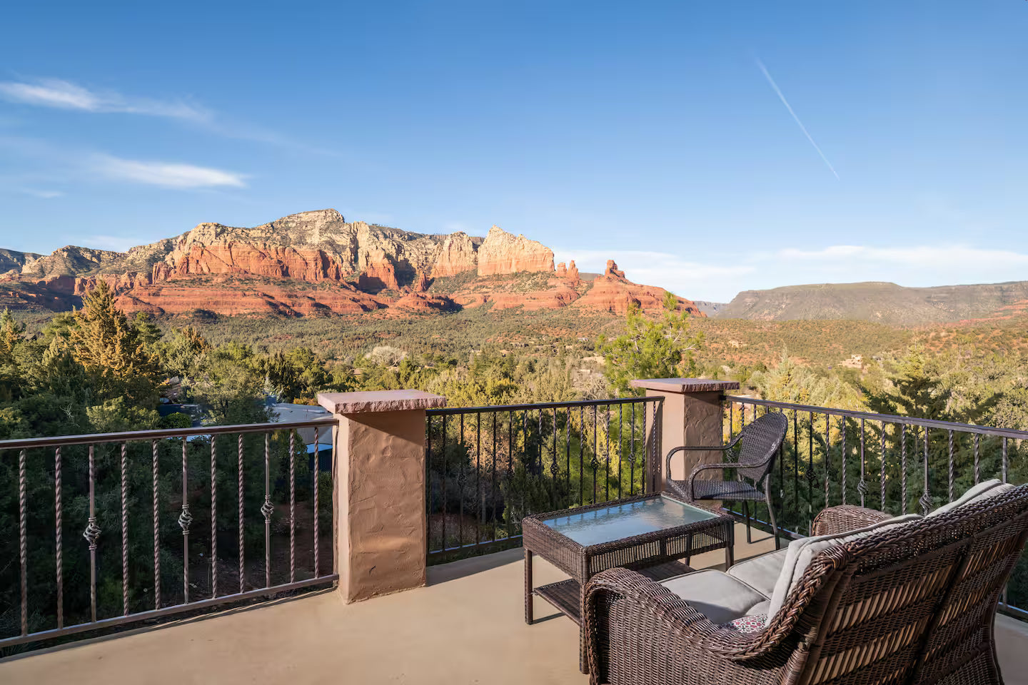 Sedona, AZ - 5 Days & 4 Nights All-Inclusive Canyon Yoga, Hiking & Meditation Retreat for Women