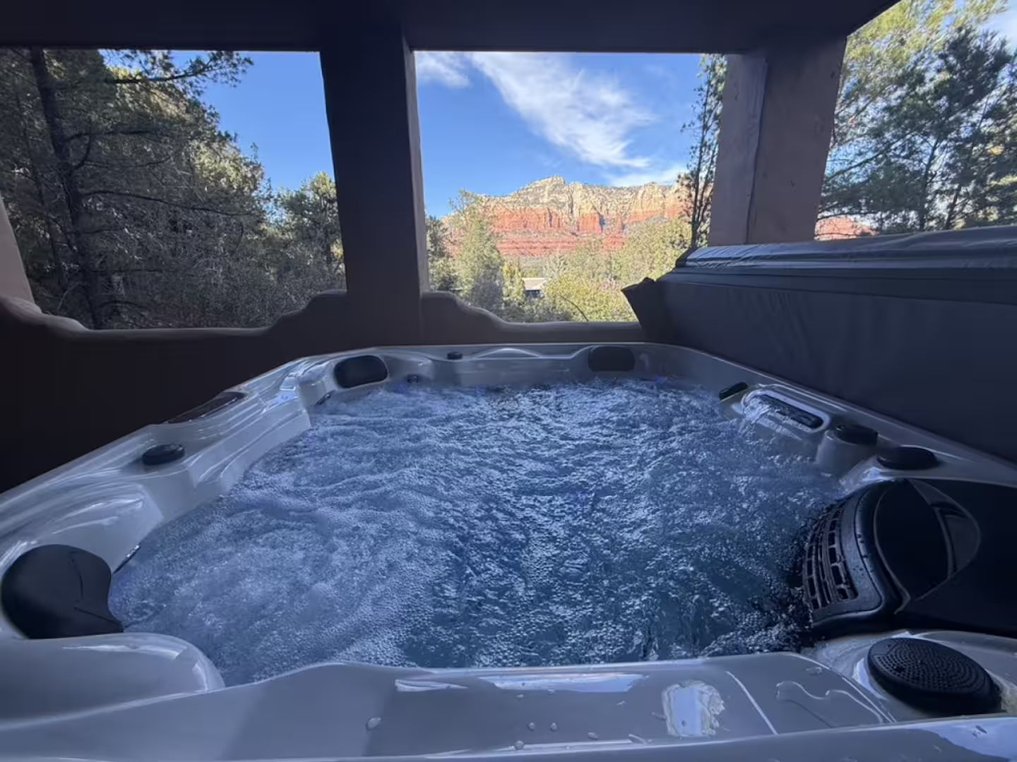 Sedona, AZ - 5 Days & 4 Nights All-Inclusive Canyon Yoga, Hiking & Meditation Retreat for Women