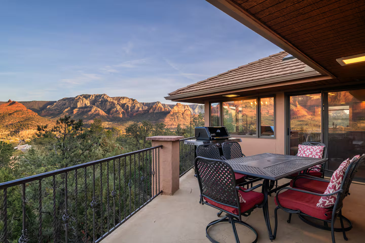Sedona, AZ - 5 Days & 4 Nights All-Inclusive Canyon Yoga, Hiking & Meditation Retreat for Women