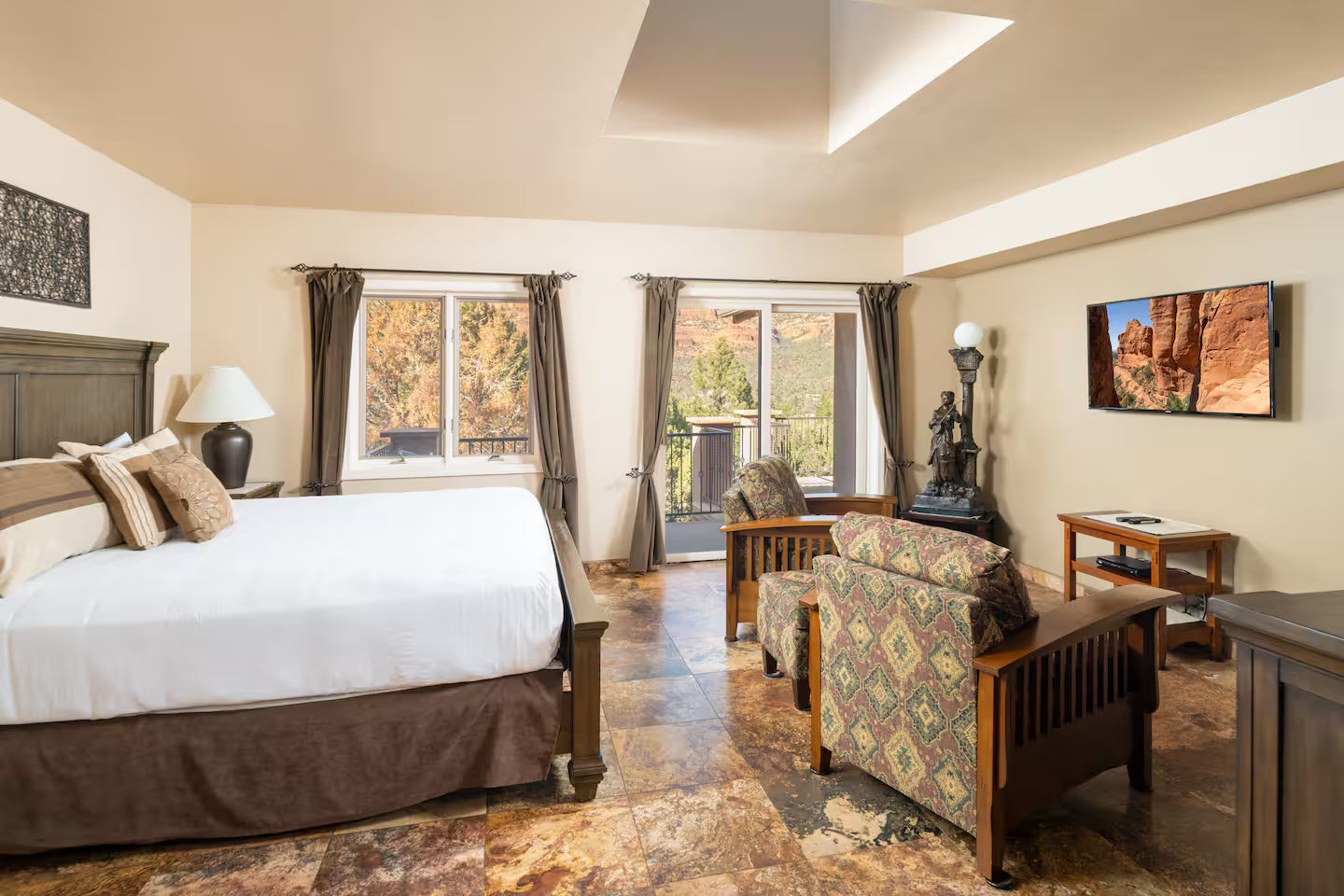Sedona, AZ - 5 Days & 4 Nights All-Inclusive Canyon Yoga, Hiking & Meditation Retreat for Women