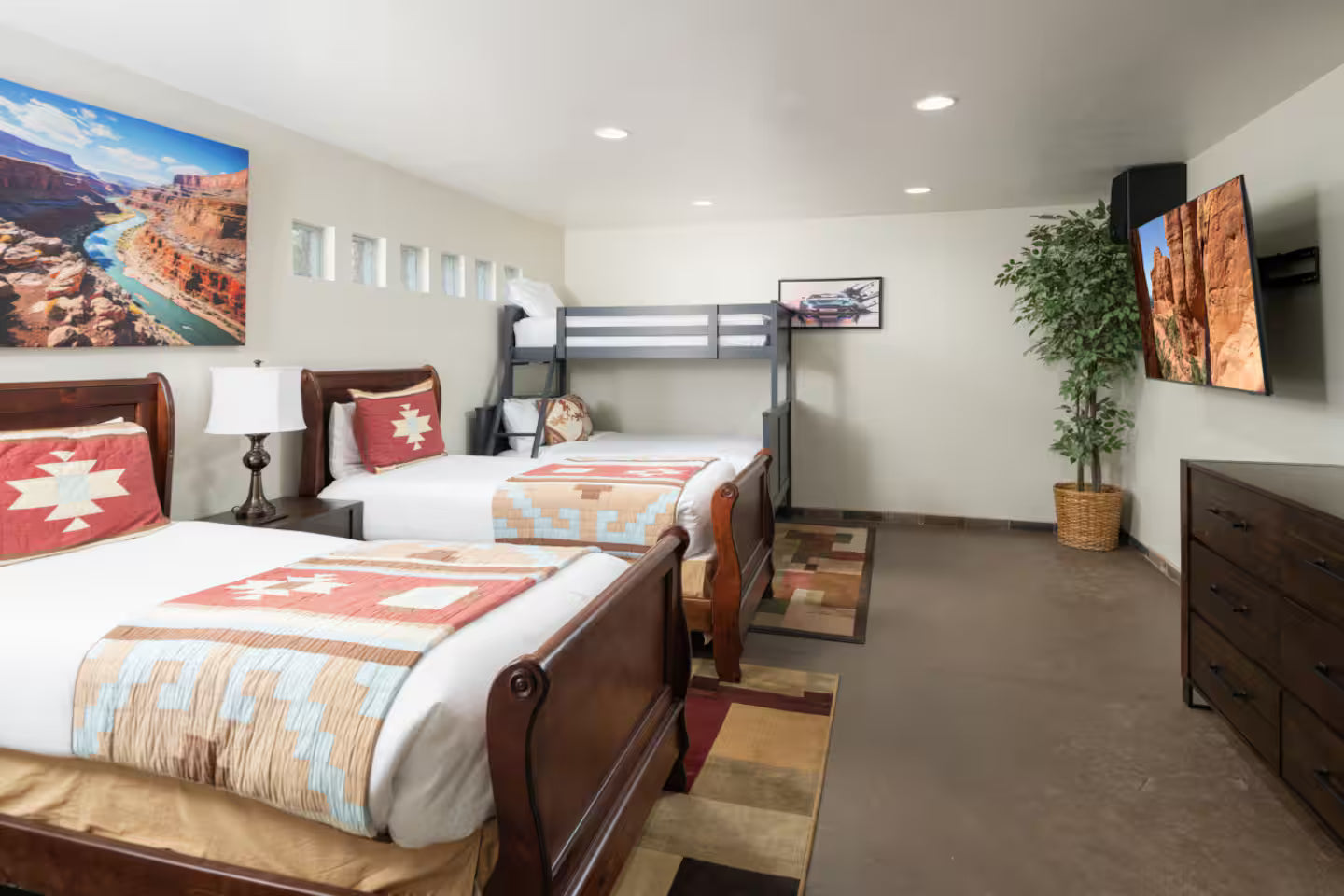 Sedona, AZ - 5 Days & 4 Nights All-Inclusive Canyon Yoga, Hiking & Meditation Retreat for Women
