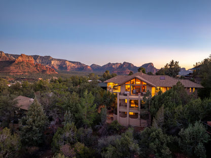 Sedona, AZ - 5 Days & 4 Nights All-Inclusive Canyon Yoga, Hiking & Meditation Retreat for Women