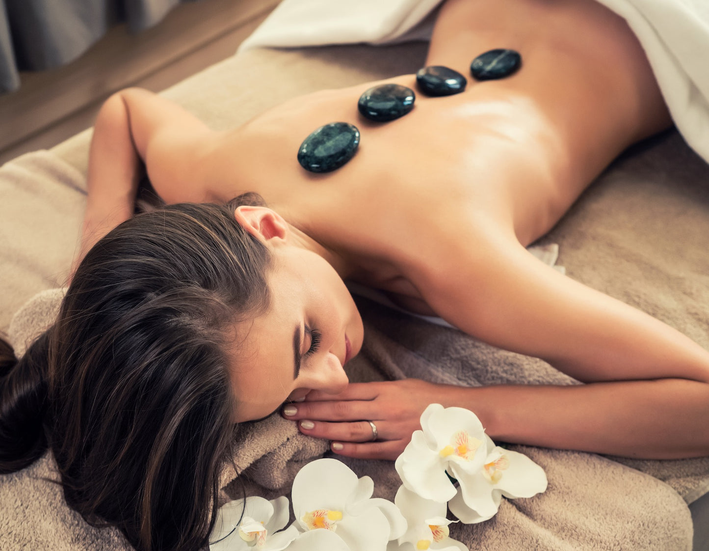 90 Minute Hot Stone Body Massage