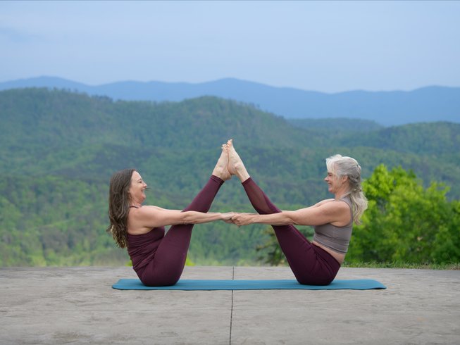 5 Days / 4 Nights Luxury All-Inclusive Mountaintop Yoga, Hiking, Spa & Meditation Retreat for Women